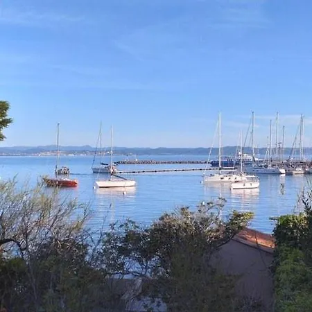 Lejlighed Vue Et Jardin A Deux Pas Du Centre Du Village *